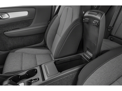 2025 Volvo XC40 B5 Ultra Dark Theme