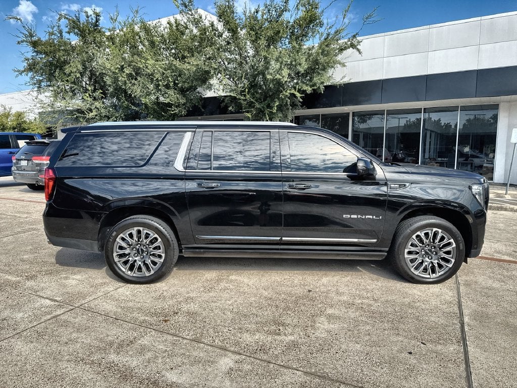2023 GMC Yukon XL Denali Ultimate
