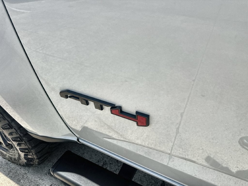 2022 GMC Canyon 4WD AT4 w/Leather