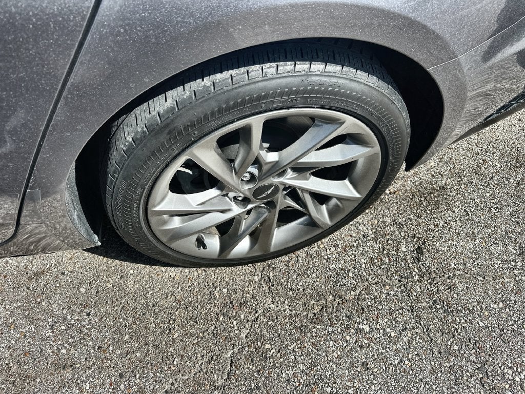 2022 Genesis G70 2.0T