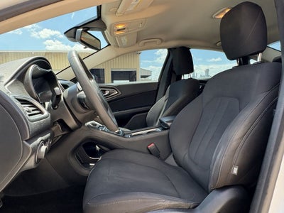 2016 Chrysler 200 Limited
