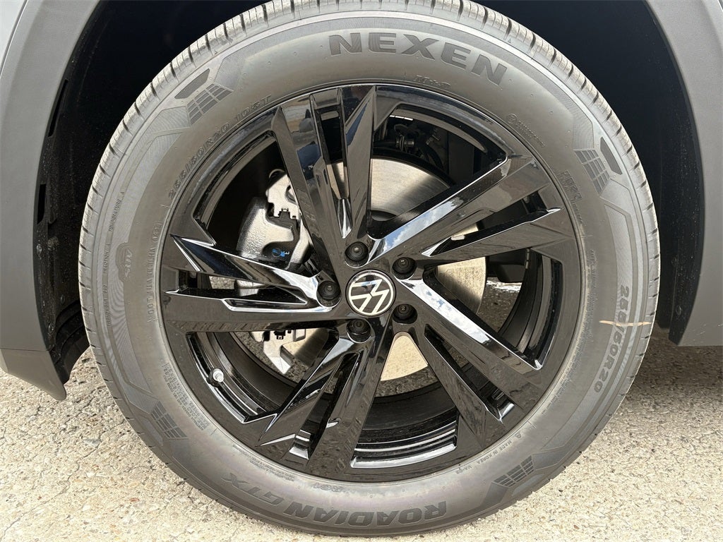 2026 Volkswagen Atlas Cross Sport 2.0T SEL R-Line Black