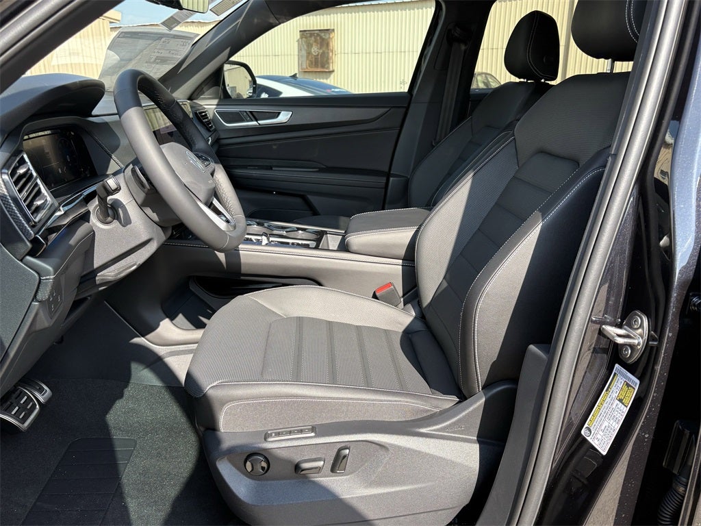 2026 Volkswagen Atlas Cross Sport 2.0T SEL R-Line Black