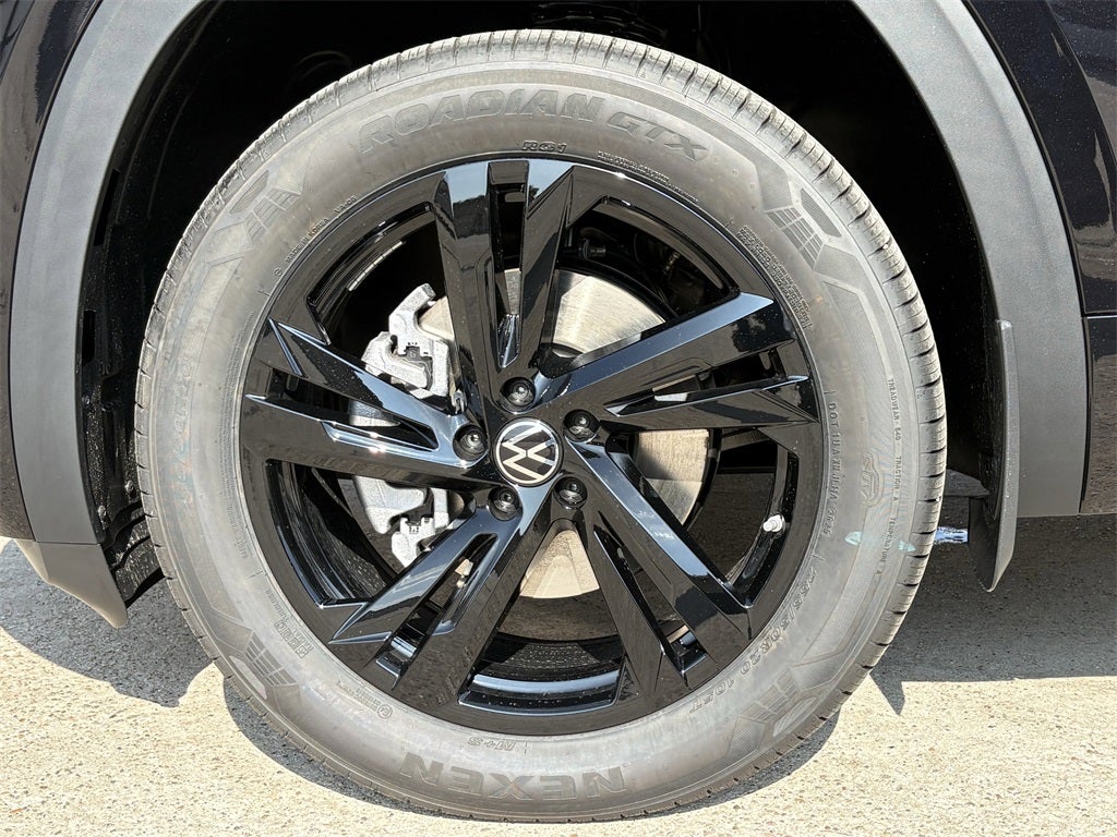 2026 Volkswagen Atlas Cross Sport 2.0T SEL R-Line Black