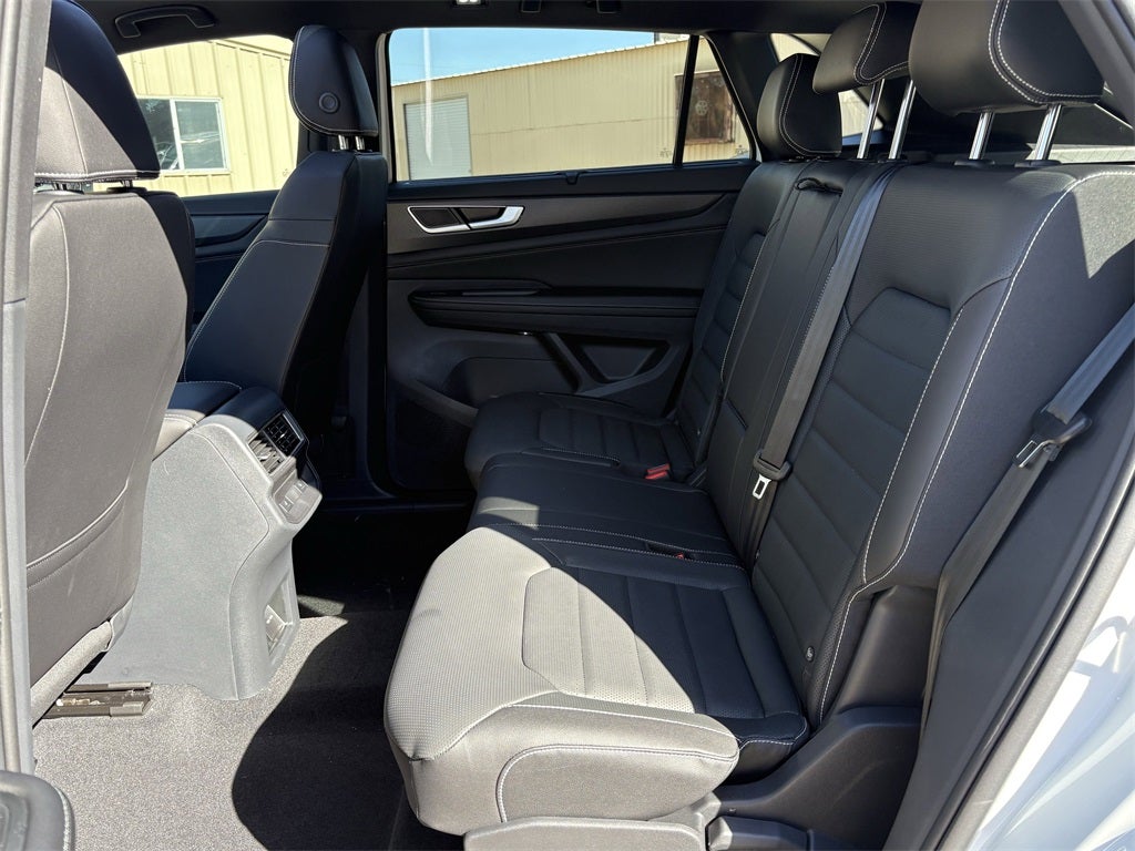 2026 Volkswagen Atlas Cross Sport 2.0T SEL R-Line Black