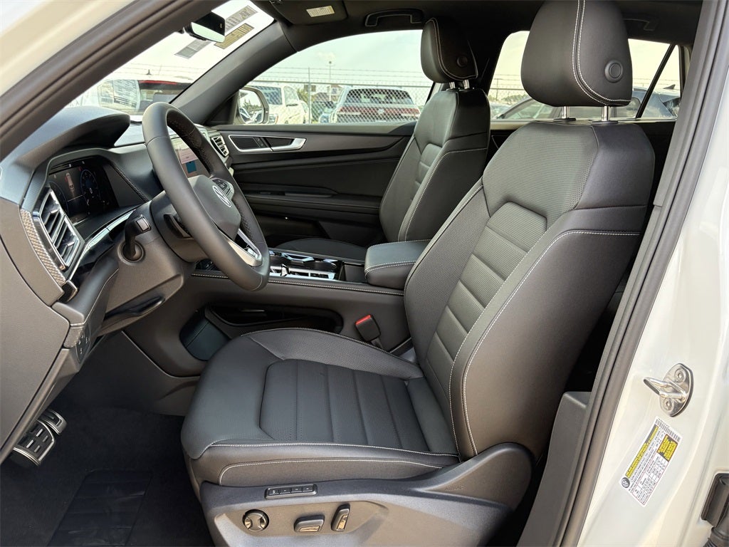 2026 Volkswagen Atlas Cross Sport 2.0T SEL R-Line Black