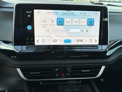 2026 Volkswagen Atlas Cross Sport 2.0T SEL R-Line Black