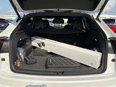 2026 Volkswagen Atlas Cross Sport 2.0T SEL R-Line Black