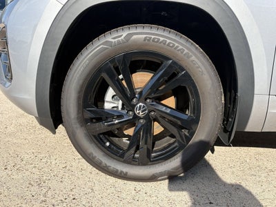 2026 Volkswagen Atlas Cross Sport 2.0T SEL R-Line Black