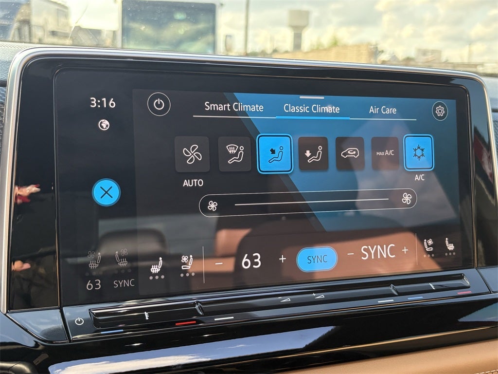 2024 Volkswagen Atlas Cross Sport 2.0T SEL