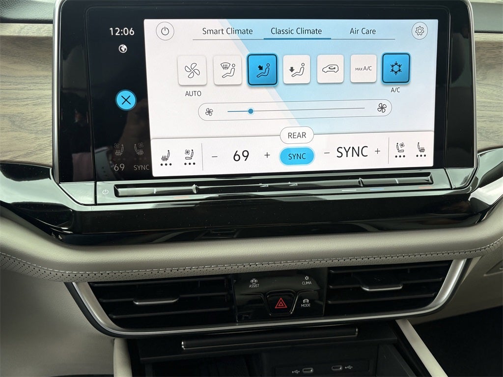 2026 Volkswagen Atlas 2.0T SE