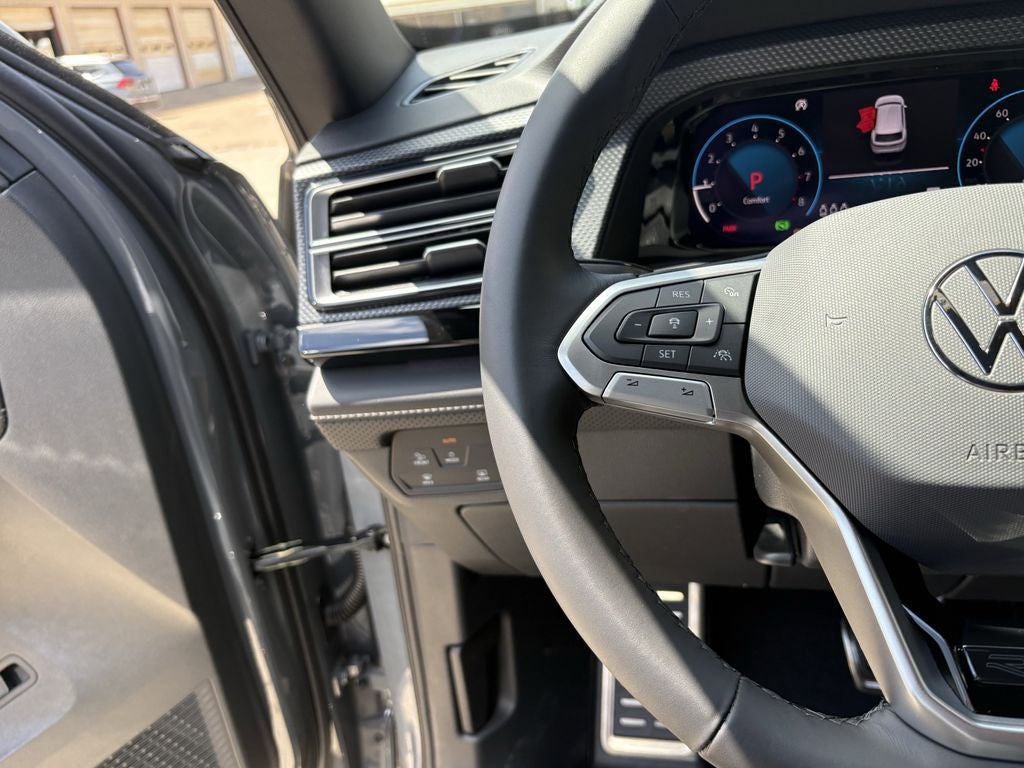 2026 Volkswagen Atlas Cross Sport 2.0T SEL Premium R-Line