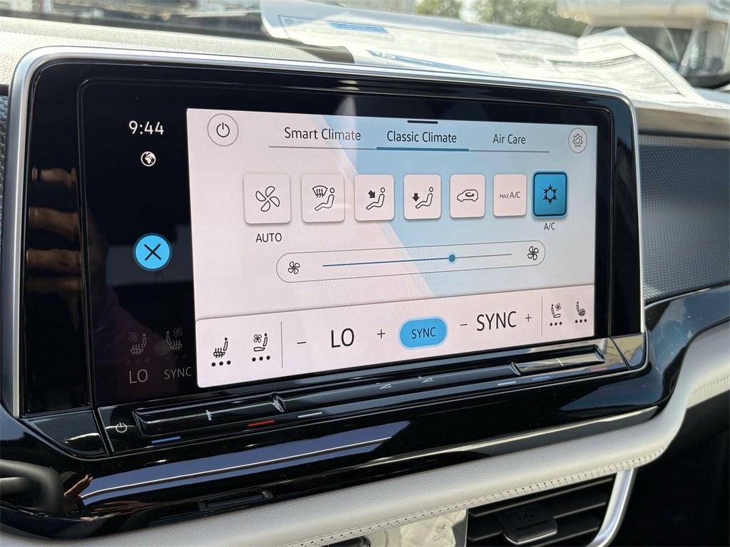 2026 Volkswagen Atlas Cross Sport 2.0T SEL Premium R-Line