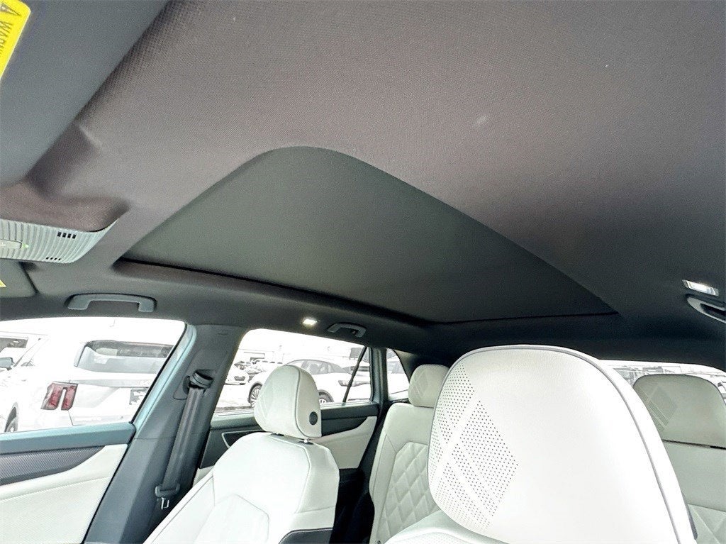 2025 Volkswagen Atlas Cross Sport 2.0T SEL Premium R-Line