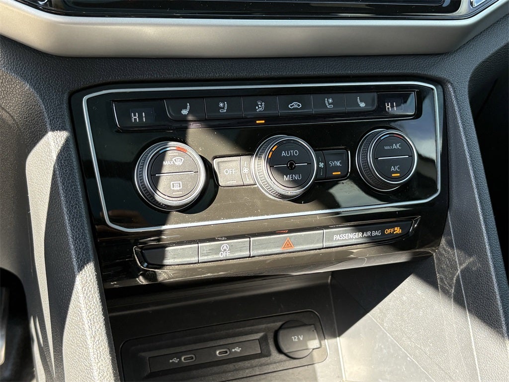 2022 Volkswagen Atlas Cross Sport 3.6L V6 SEL Premium R-Line