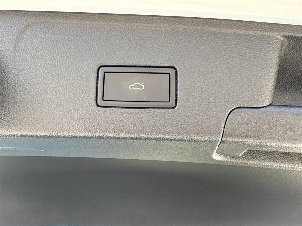 2022 Volkswagen Atlas Cross Sport 3.6L V6 SEL Premium R-Line