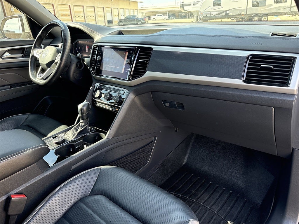 2022 Volkswagen Atlas Cross Sport 3.6L V6 SEL Premium R-Line