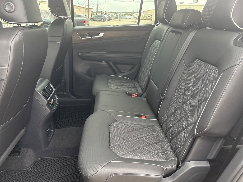 2025 Volkswagen Atlas 2.0T SEL Premium R-Line