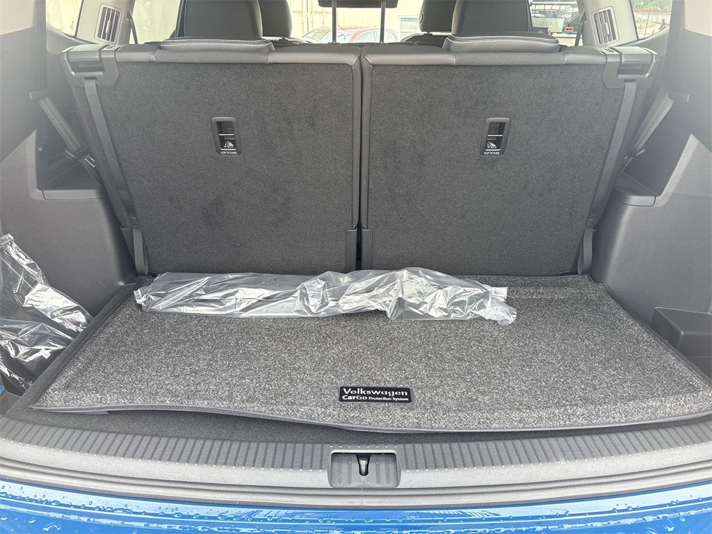 2025 Volkswagen Atlas 2.0T SEL Premium R-Line