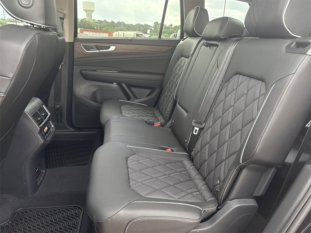 2025 Volkswagen Atlas 2.0T SEL Premium R-Line