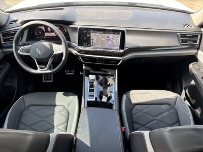 2024 Volkswagen Atlas 2.0T Peak Edition SEL