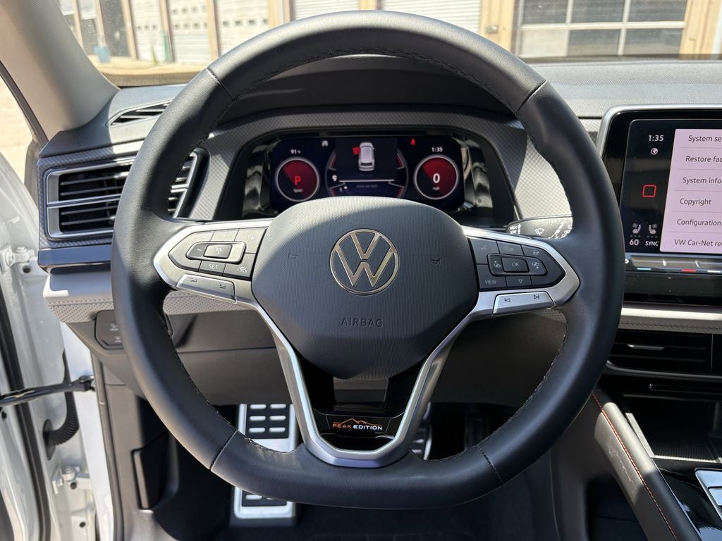 2024 Volkswagen Atlas 2.0T Peak Edition SEL