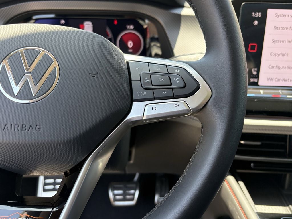 2024 Volkswagen Atlas 2.0T Peak Edition SEL