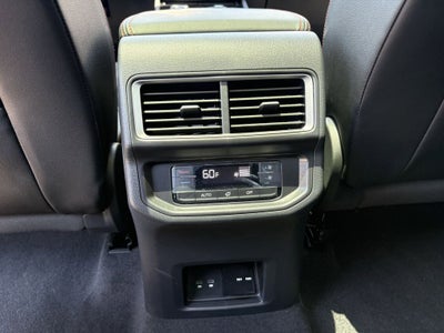 2024 Volkswagen Atlas 2.0T Peak Edition SEL