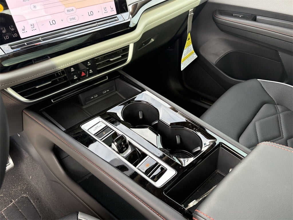 2024 Volkswagen Atlas 2.0T Peak Edition SEL