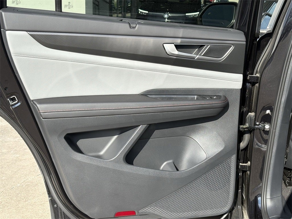 2024 Volkswagen Atlas 2.0T Peak Edition SEL