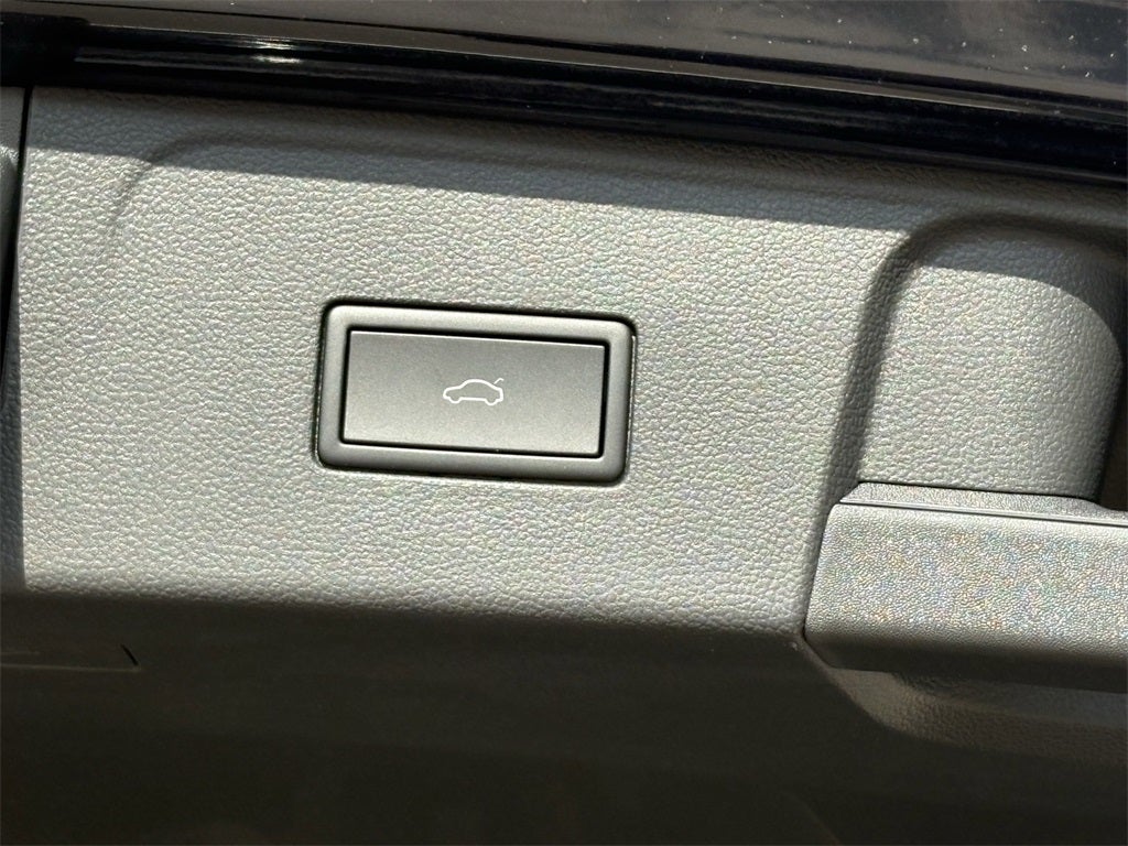 2024 Volkswagen Atlas 2.0T Peak Edition SEL