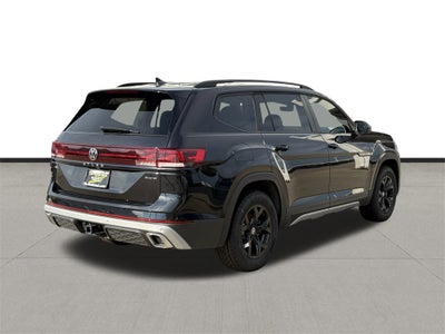 2024 Volkswagen Atlas 2.0T Peak Edition SEL