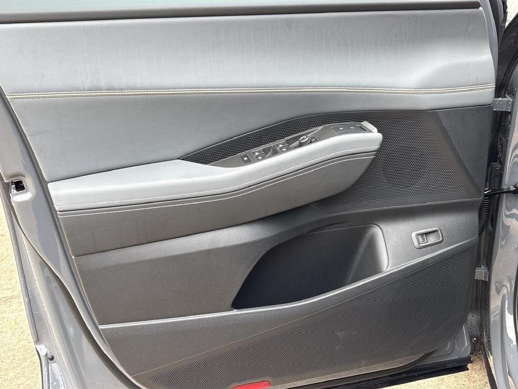 2027 Volkswagen Atlas SE w/Technology