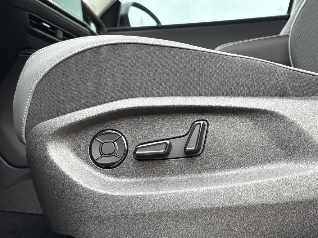 2027 Volkswagen Atlas SE w/Technology