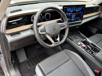 2027 Volkswagen Atlas SE w/Technology