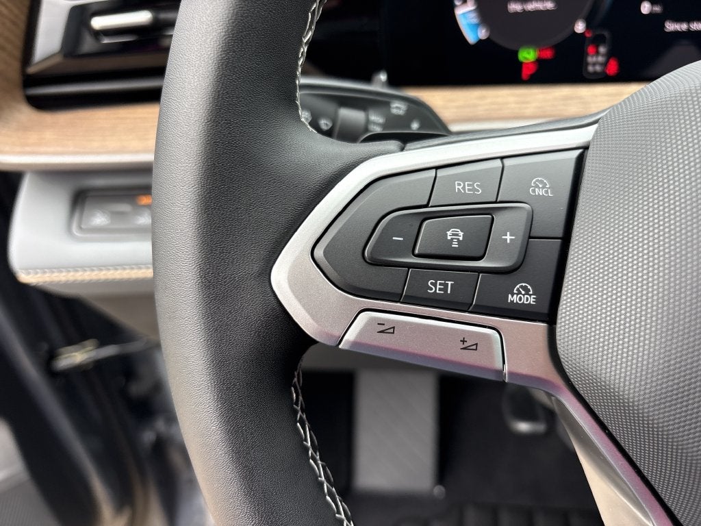 2027 Volkswagen Atlas SE w/Technology