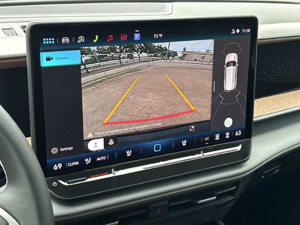 2027 Volkswagen Atlas SE w/Technology