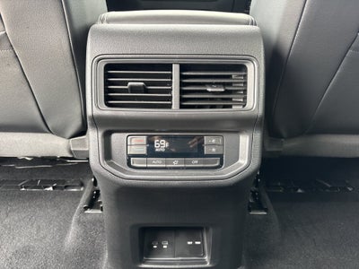 2027 Volkswagen Atlas SE w/Technology