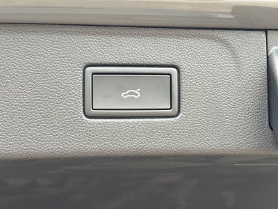 2027 Volkswagen Atlas SE w/Technology