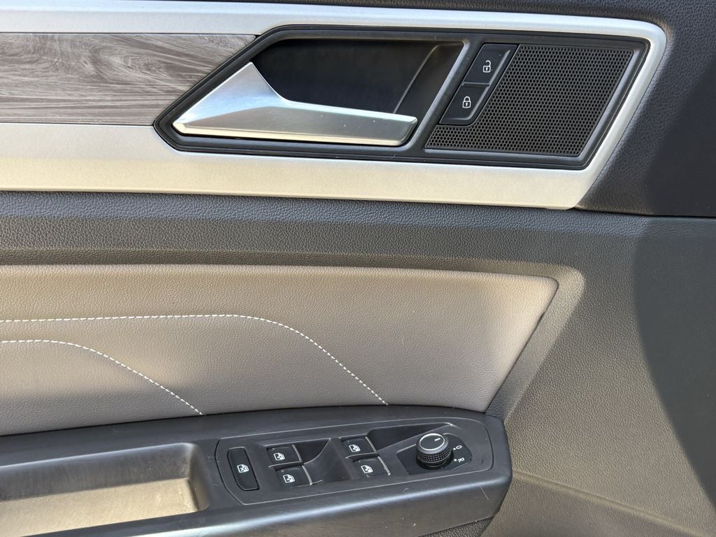 2023 Volkswagen Atlas Cross Sport 2.0T SE w/Technology