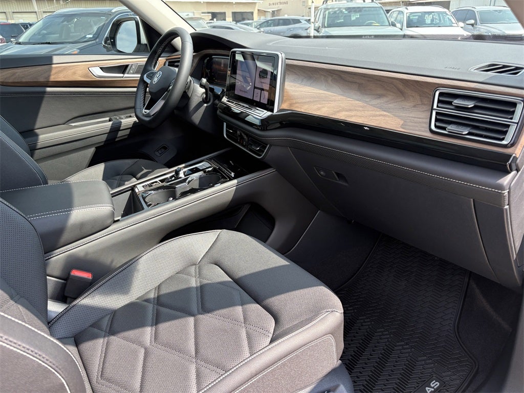 2026 Volkswagen Atlas 2.0T SE w/ Technology