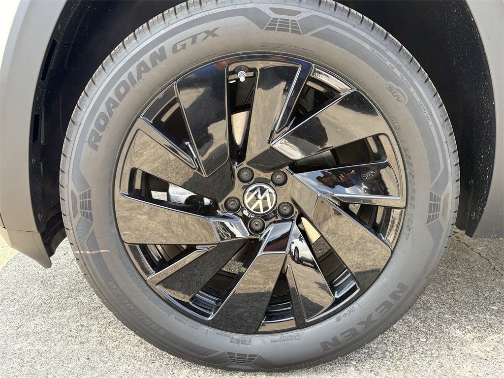 2026 Volkswagen Atlas 2.0T SE w/ Technology