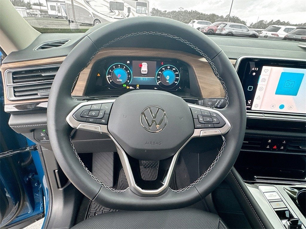 2025 Volkswagen Atlas 2.0T SE w/ Technology