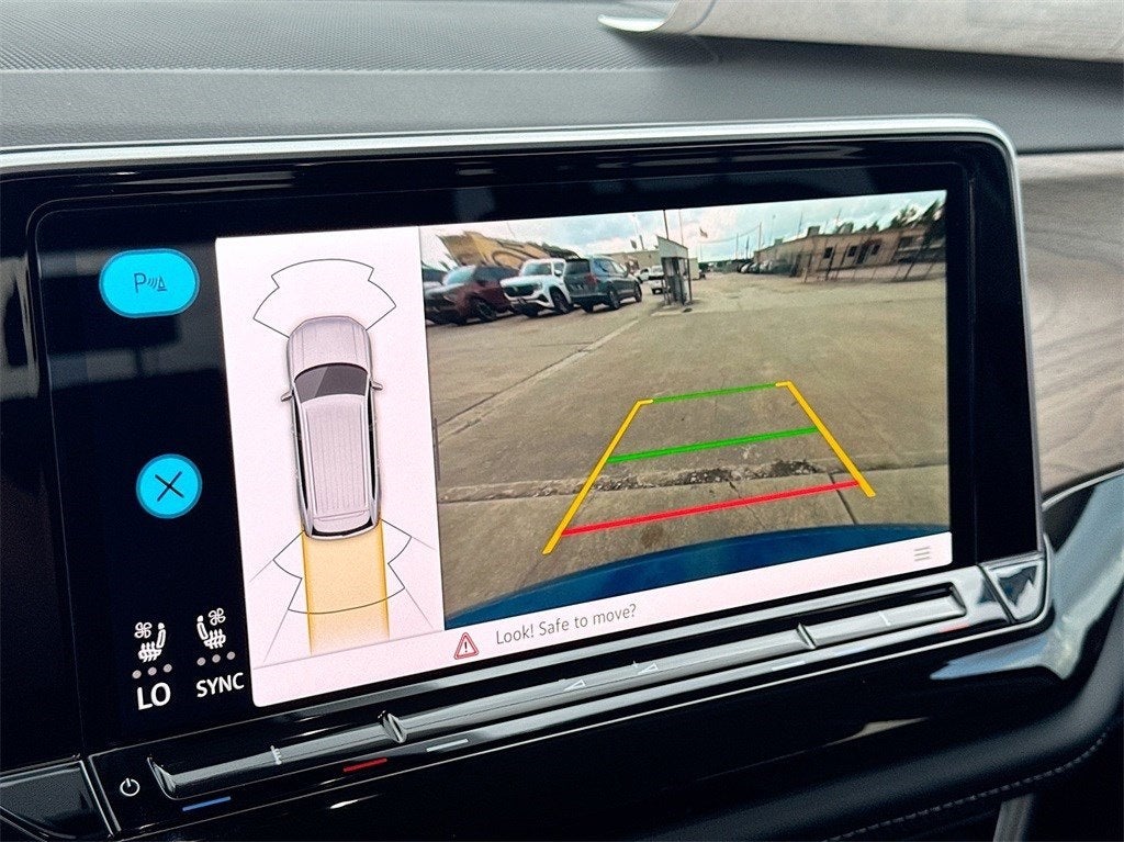 2025 Volkswagen Atlas 2.0T SE w/ Technology