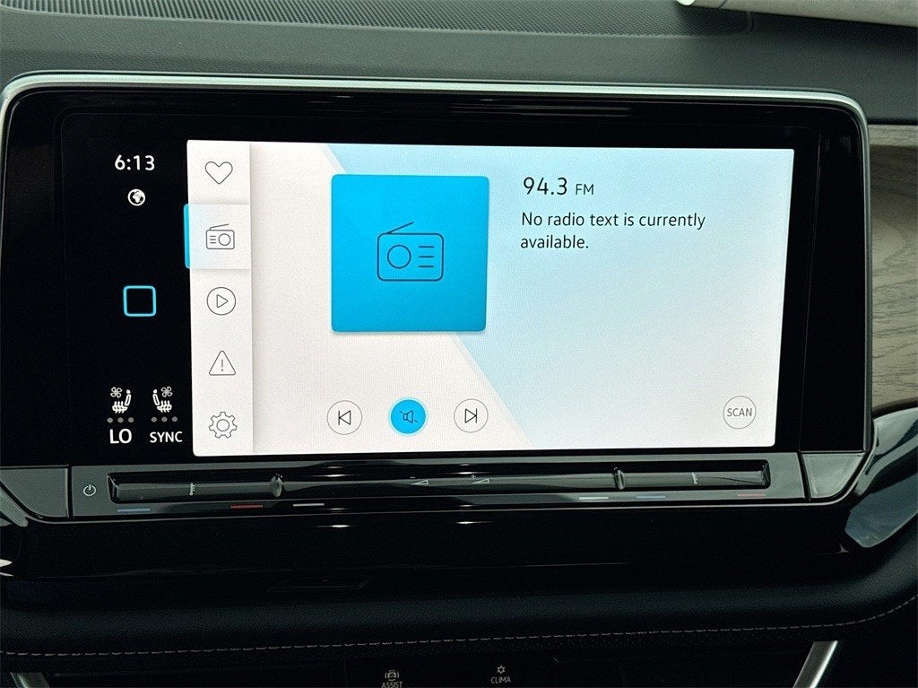 2025 Volkswagen Atlas 2.0T SE w/ Technology