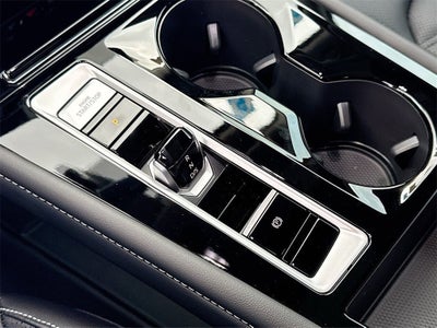 2025 Volkswagen Atlas 2.0T SE w/ Technology