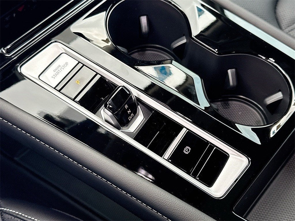 2025 Volkswagen Atlas 2.0T SE w/ Technology