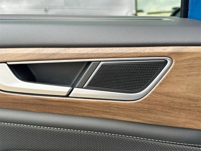 2025 Volkswagen Atlas 2.0T SE w/ Technology