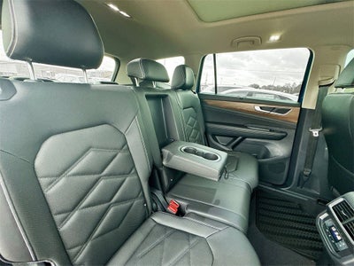 2025 Volkswagen Atlas 2.0T SE w/ Technology