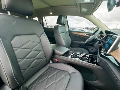 2025 Volkswagen Atlas 2.0T SE w/ Technology